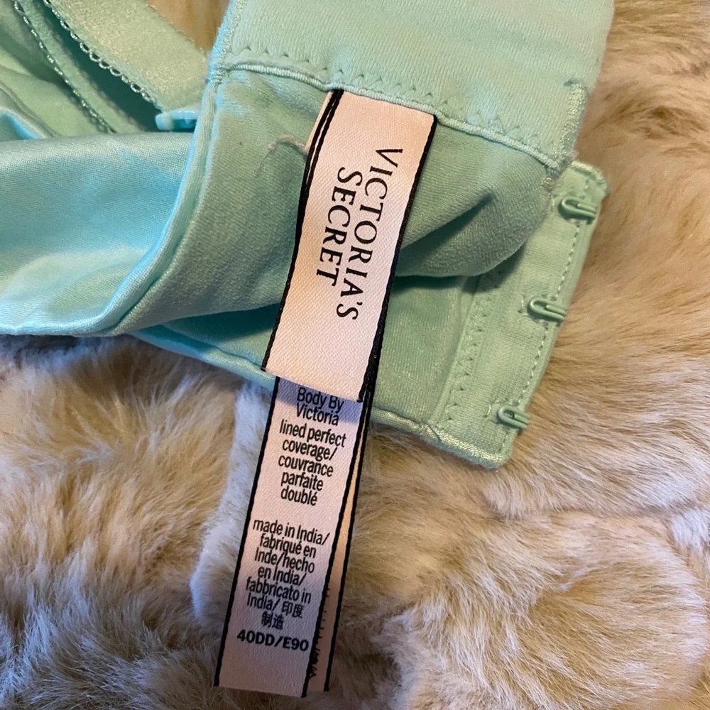 Victoria's Secret Lined Perfect Coverage Lace Mint Bra Size 40DD